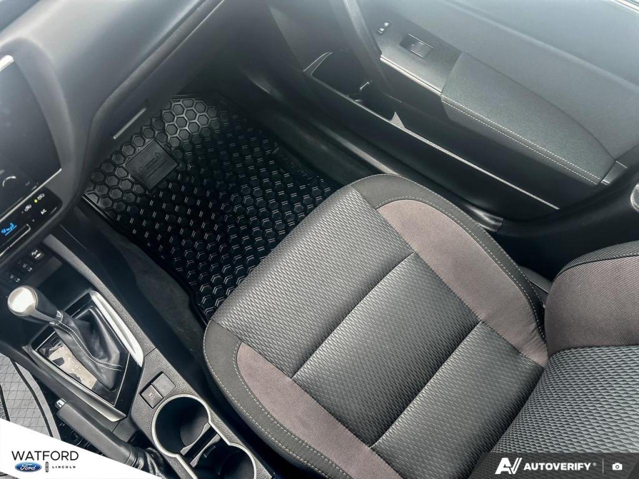 2017 Toyota Corolla 4dr Sdn CVT LE Photo