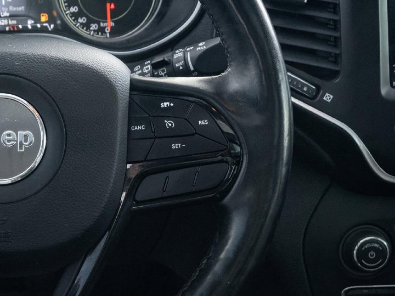 2021 Jeep Cherokee Altitude Photo