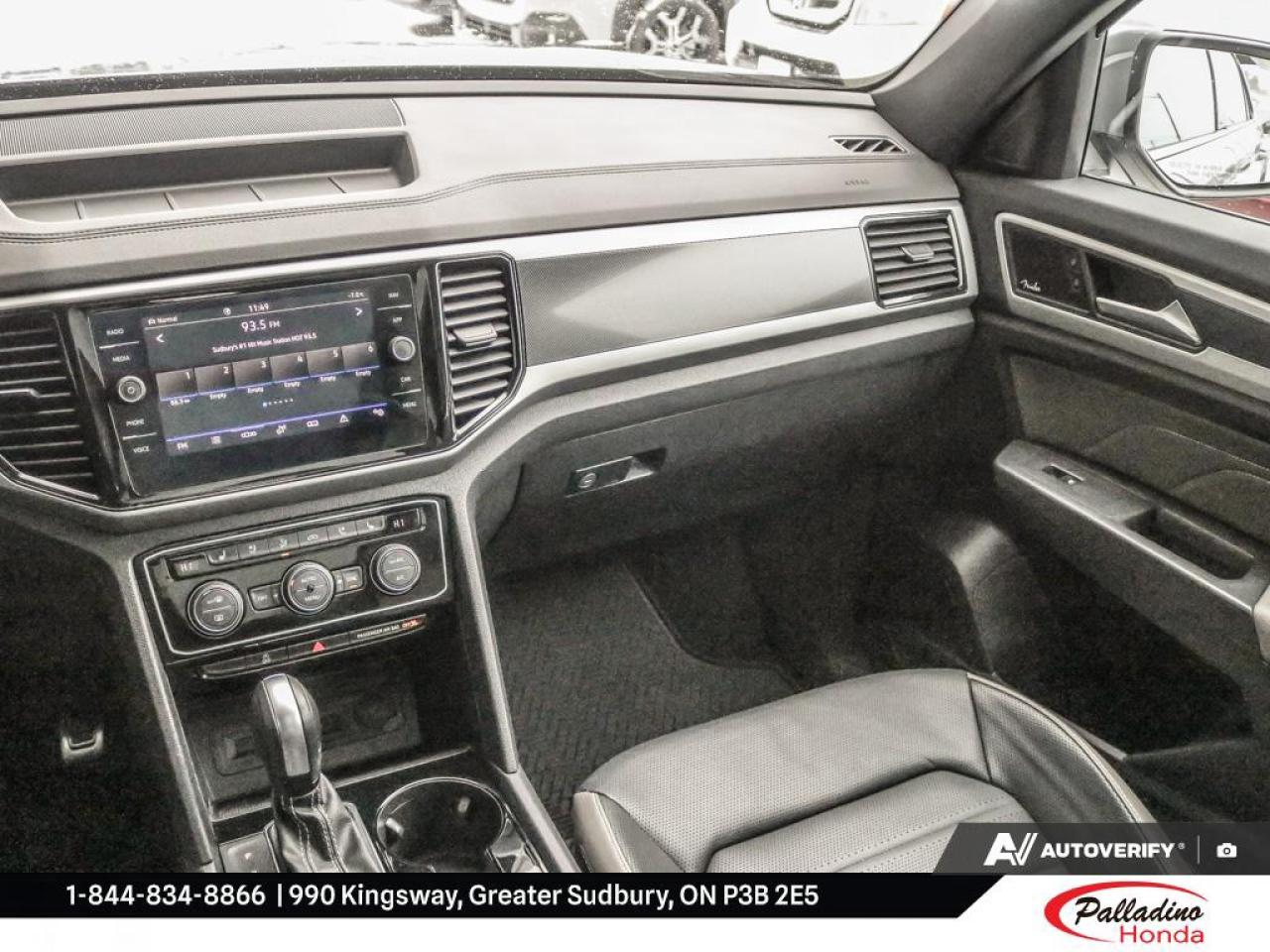 2022 Volkswagen Atlas Cross Sport Execline Photo