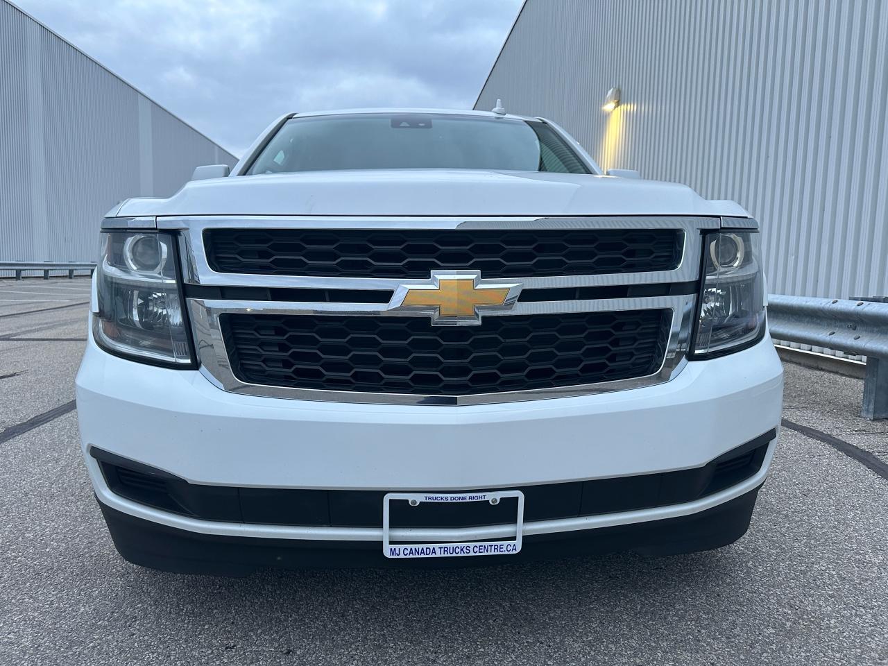 2019 Chevrolet Suburban LT - 8 Passengers Photo3