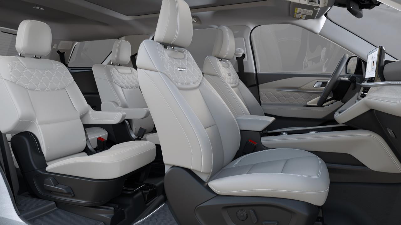 2025 Ford Explorer Platinum Photo5