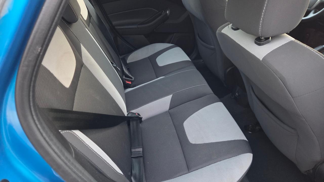 2014 Ford Focus 4dr Sdn SE w/P-Moon/Remote start - Photo #9