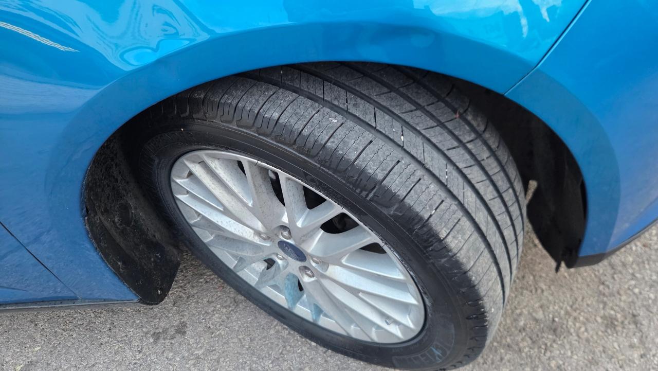 2014 Ford Focus 4dr Sdn SE w/P-Moon/Remote start - Photo #19