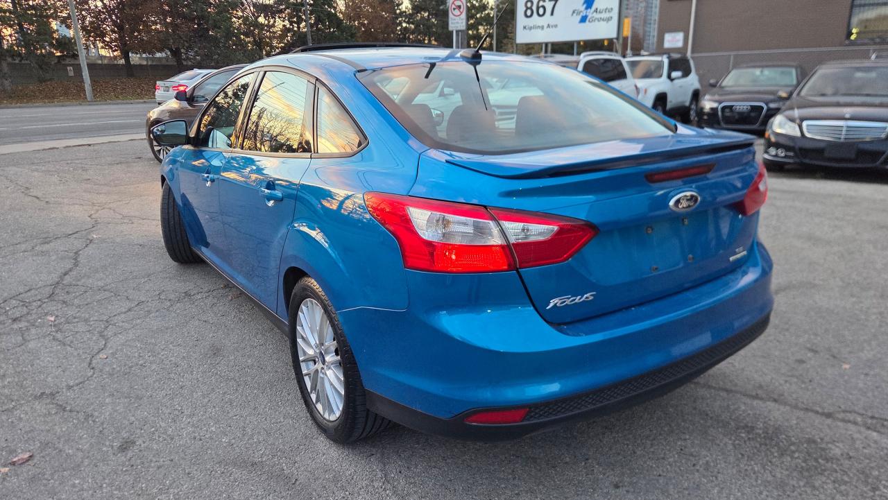2014 Ford Focus 4dr Sdn SE w/P-Moon/Remote start - Photo #3