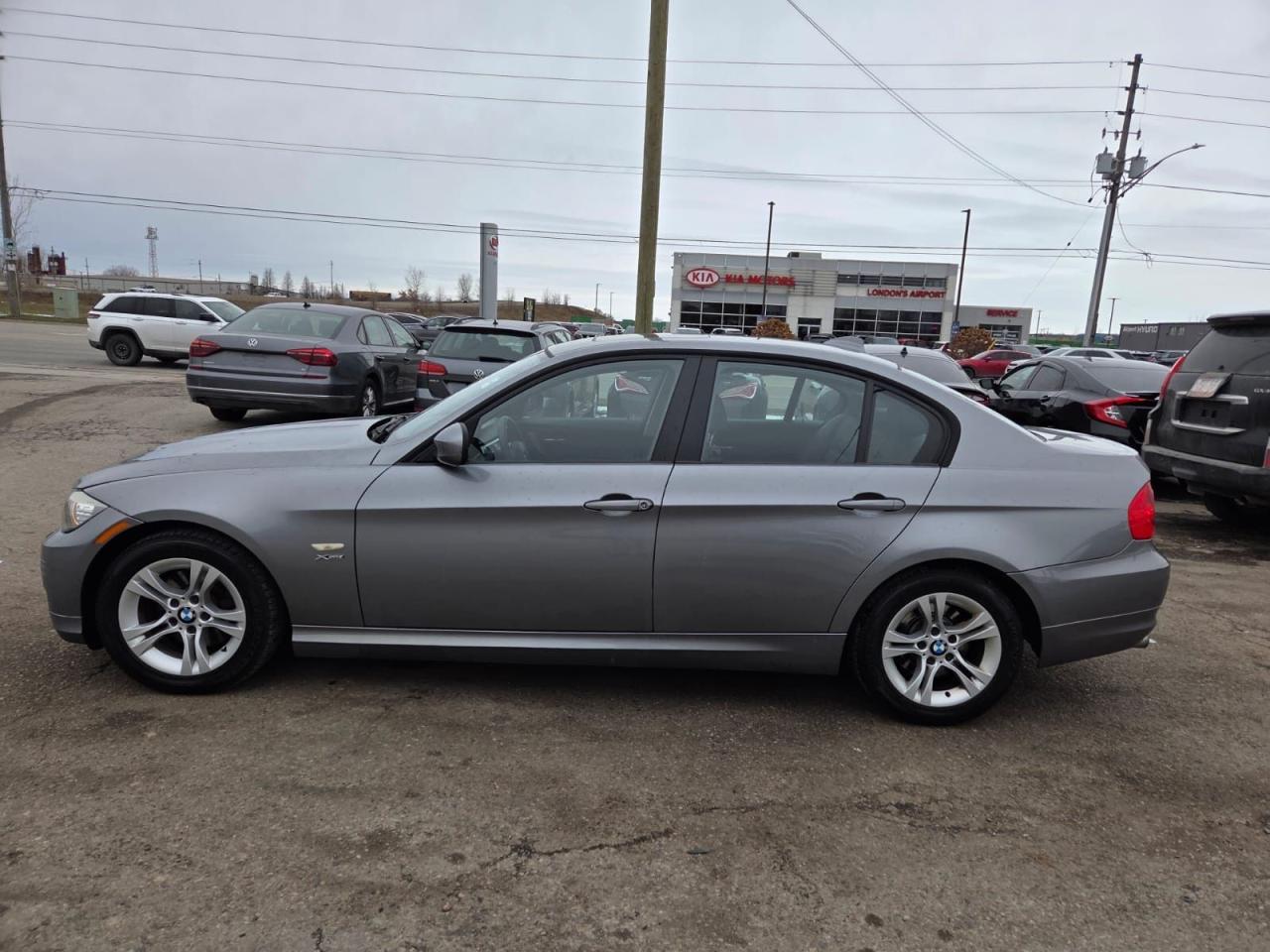 2009 BMW 3 Series 328i xDrive, AWD, AUTO, ONLY 93,000KMS, CERTIFIED - Photo #2