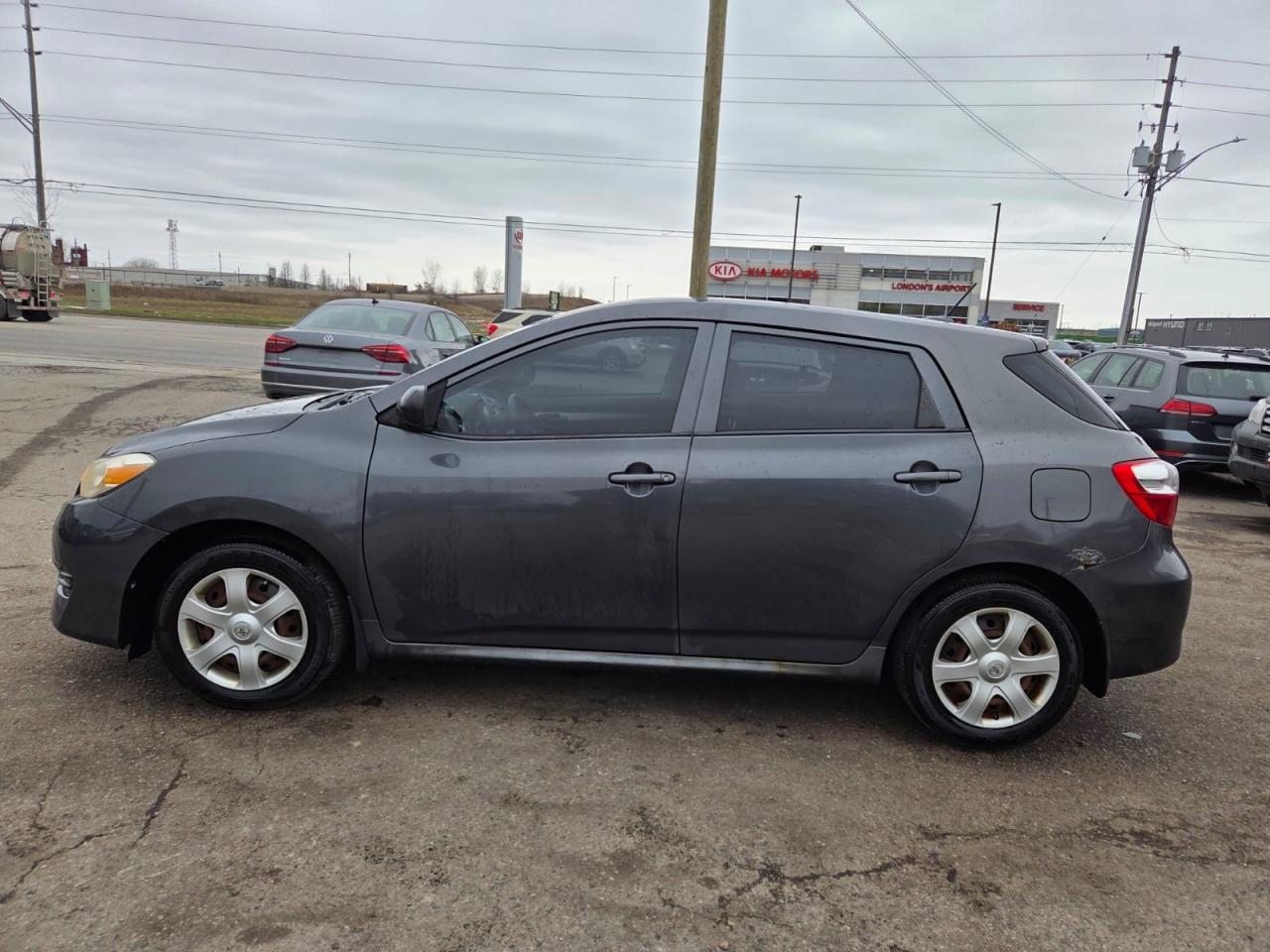 2009 Toyota Matrix HATCH, AUTO, 4 CYL, RELIABLE, CERTIFIED - Photo #2