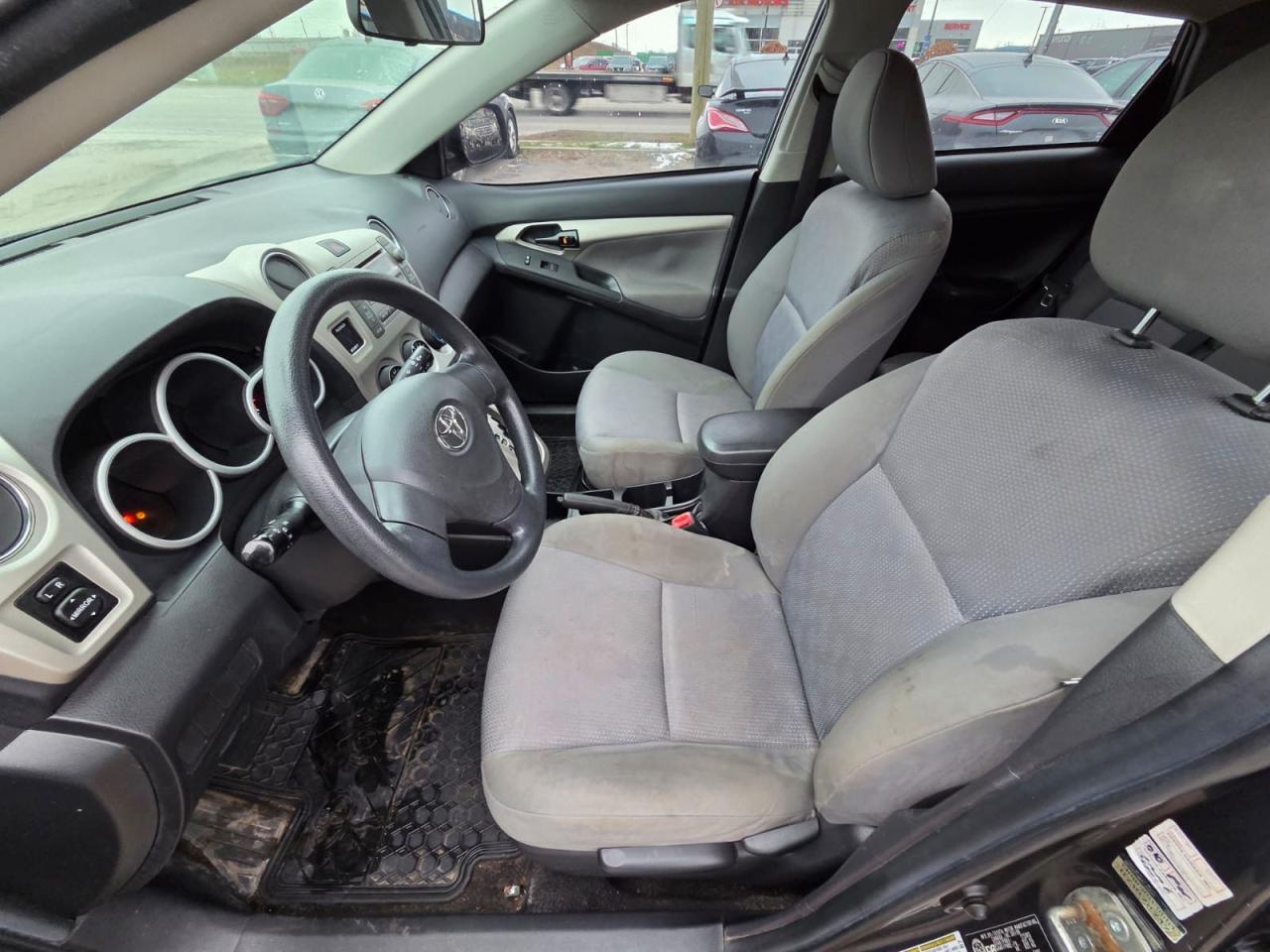 2009 Toyota Matrix HATCH, AUTO, 4 CYL, RELIABLE, CERTIFIED - Photo #11