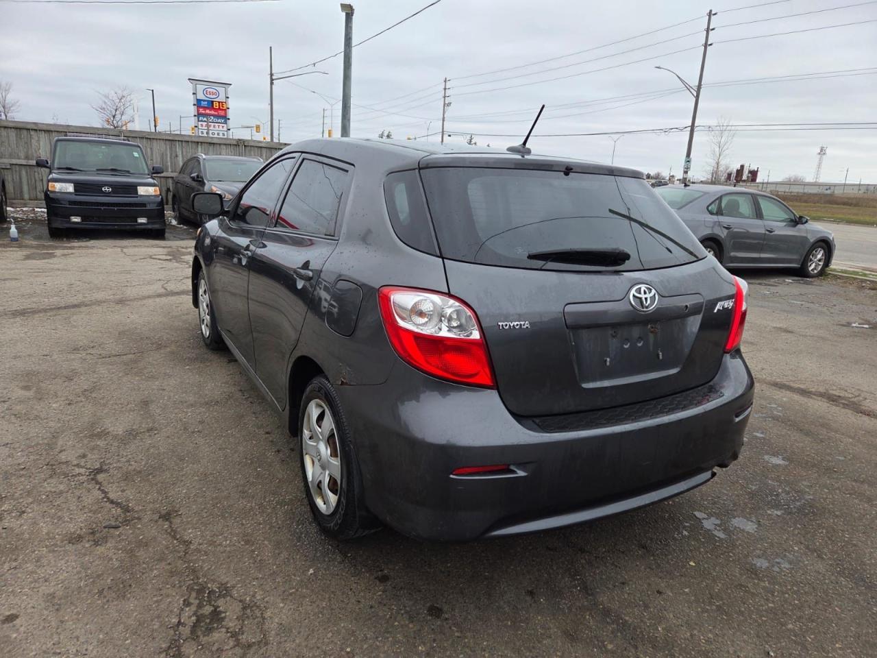 2009 Toyota Matrix HATCH, AUTO, 4 CYL, RELIABLE, CERTIFIED Photo2