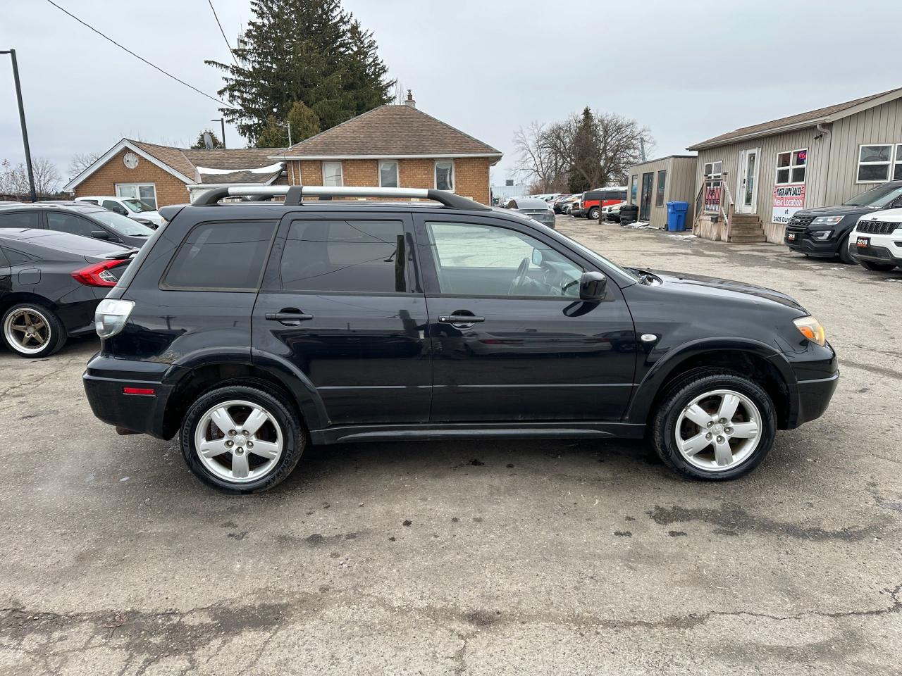 2006 Mitsubishi Outlander LIMITED, AWD, 4 CYL, ONLY 140KMS, AS IS SPECIAL - Photo #4