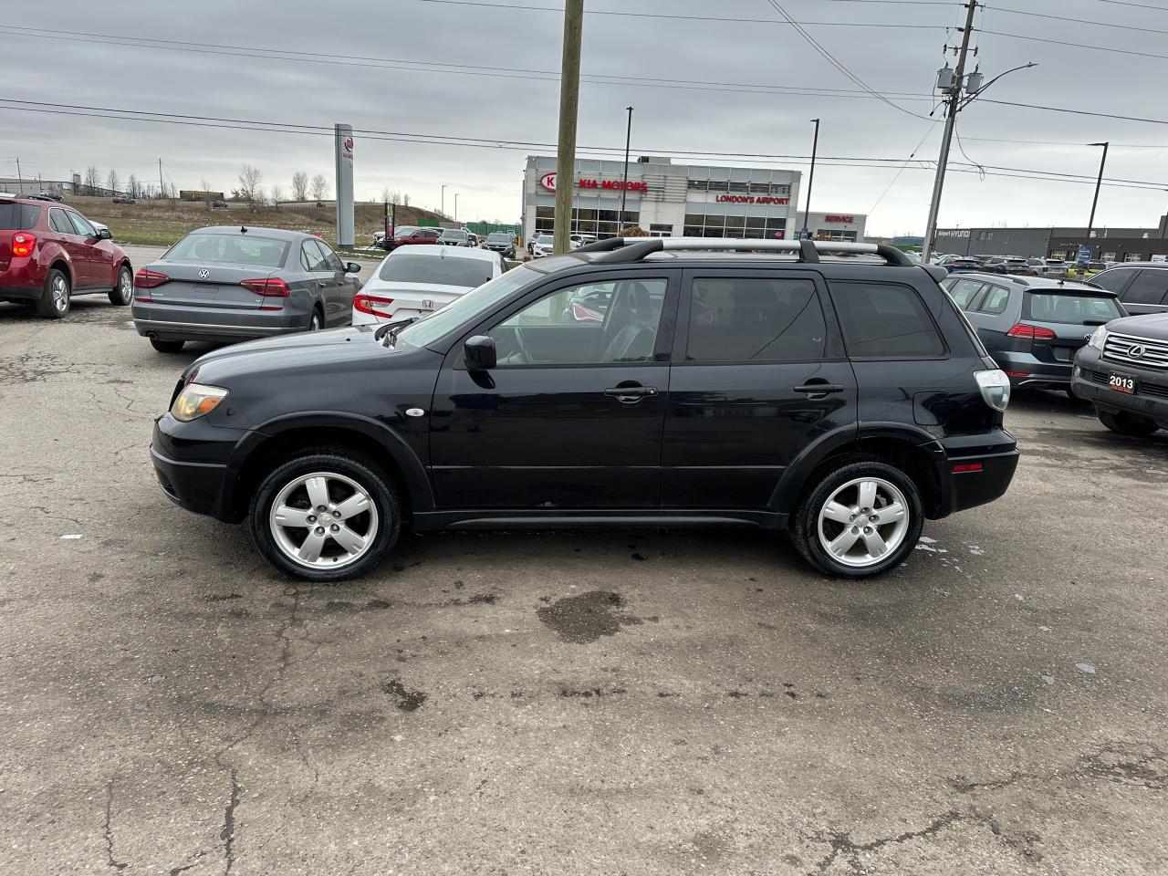 2006 Mitsubishi Outlander LIMITED, AWD, 4 CYL, ONLY 140KMS, AS IS SPECIAL - Photo #2