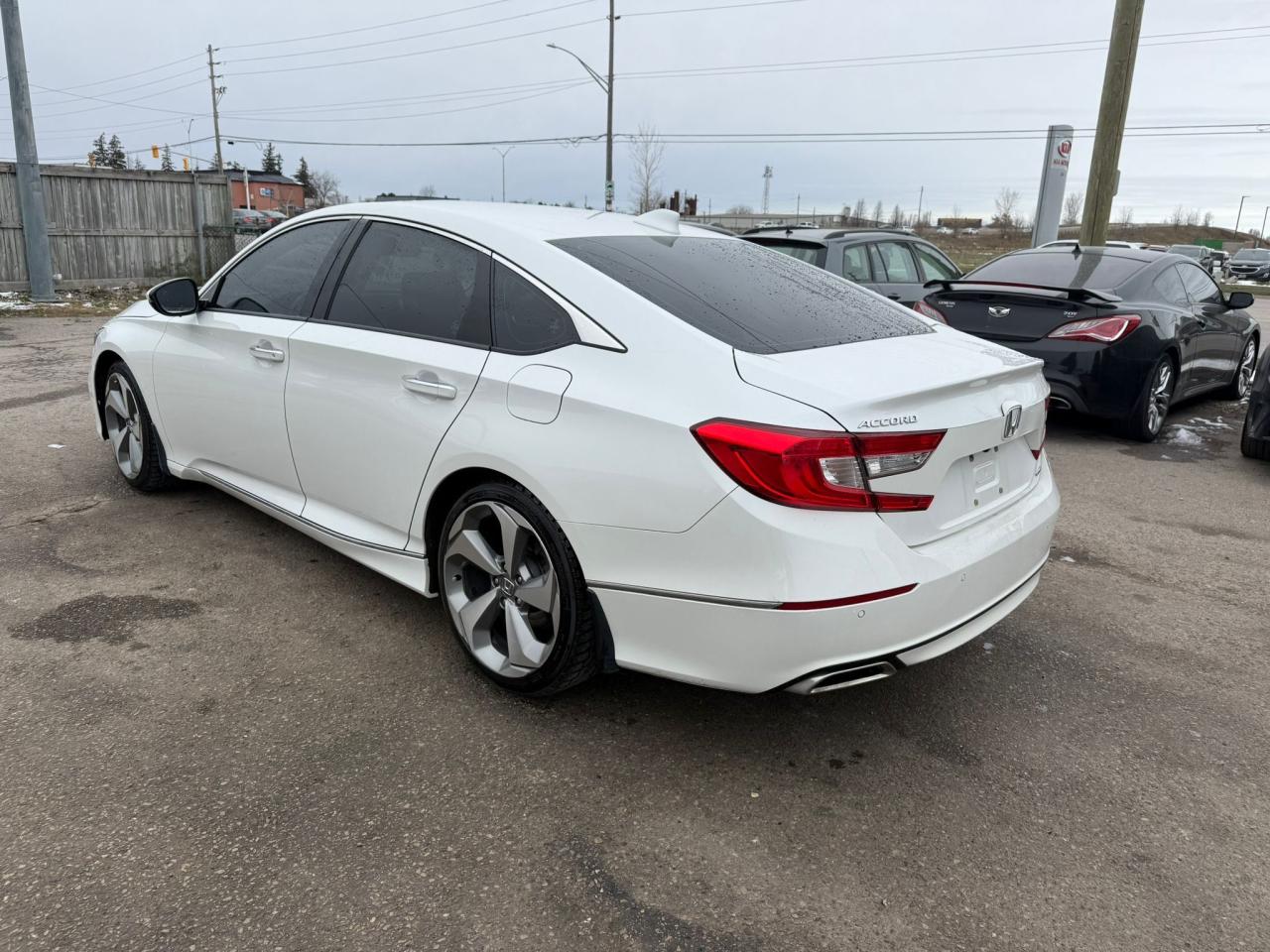 2018 Honda Accord Touring, NO ACCIDENTS, 2 SETS OF TIRES, CERTIFIED Photo2