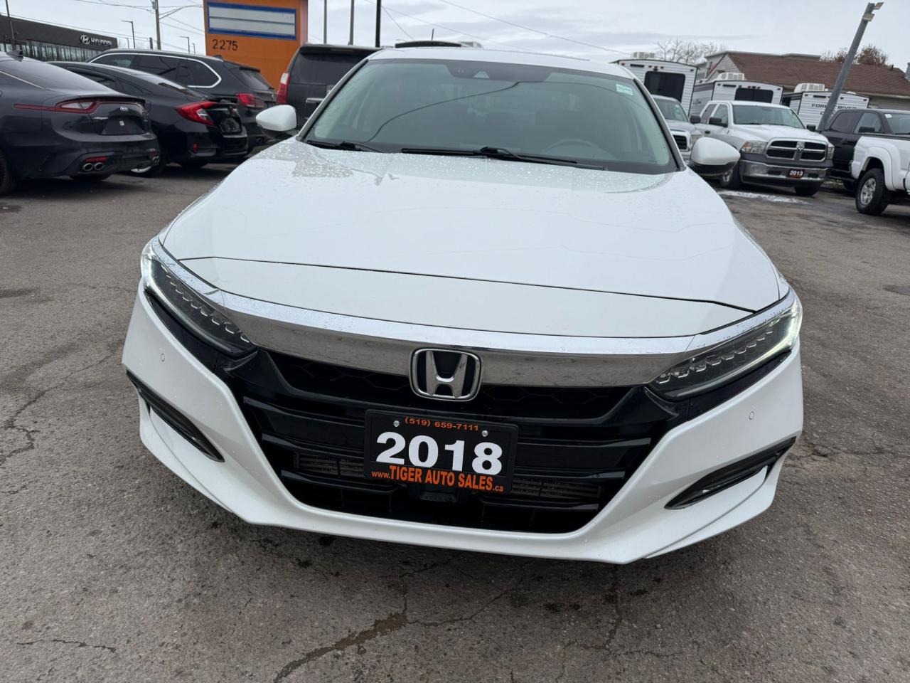 2018 Honda Accord Touring, NO ACCIDENTS, 2 SETS OF TIRES, CERTIFIED - Photo #8