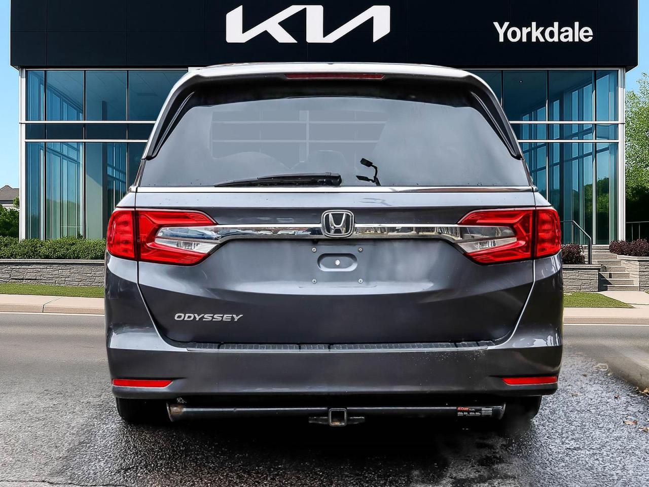 2018 Honda Odyssey EX Photo2