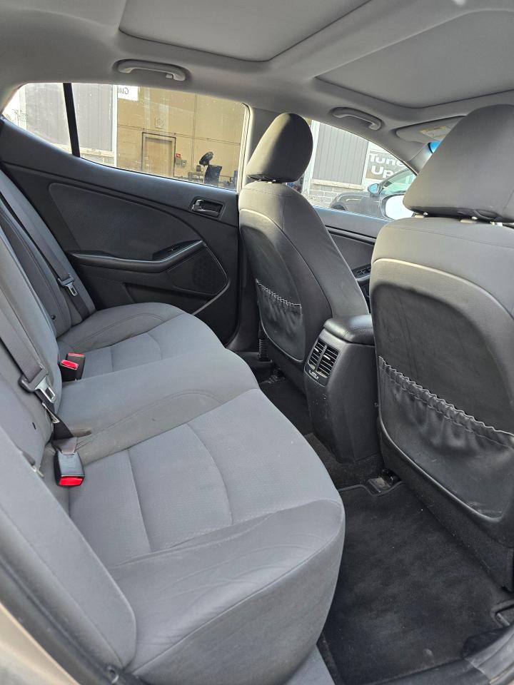 2014 Kia Optima 4dr Sdn Auto LX w/Sunroof - Photo #14
