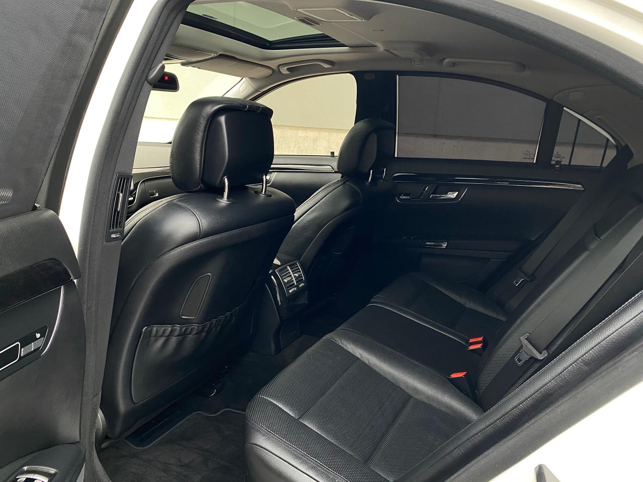 2012 Mercedes-Benz S-Class S550 4MATIC-AMG SPORT PKG-NIGHT VISION-DISTRONIC - Photo #24