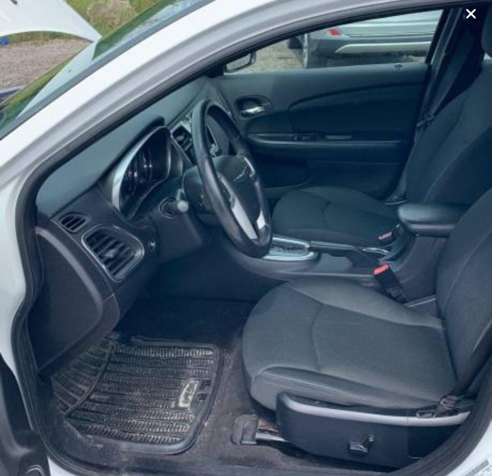 2012 Chrysler 200 Touring - Photo #15