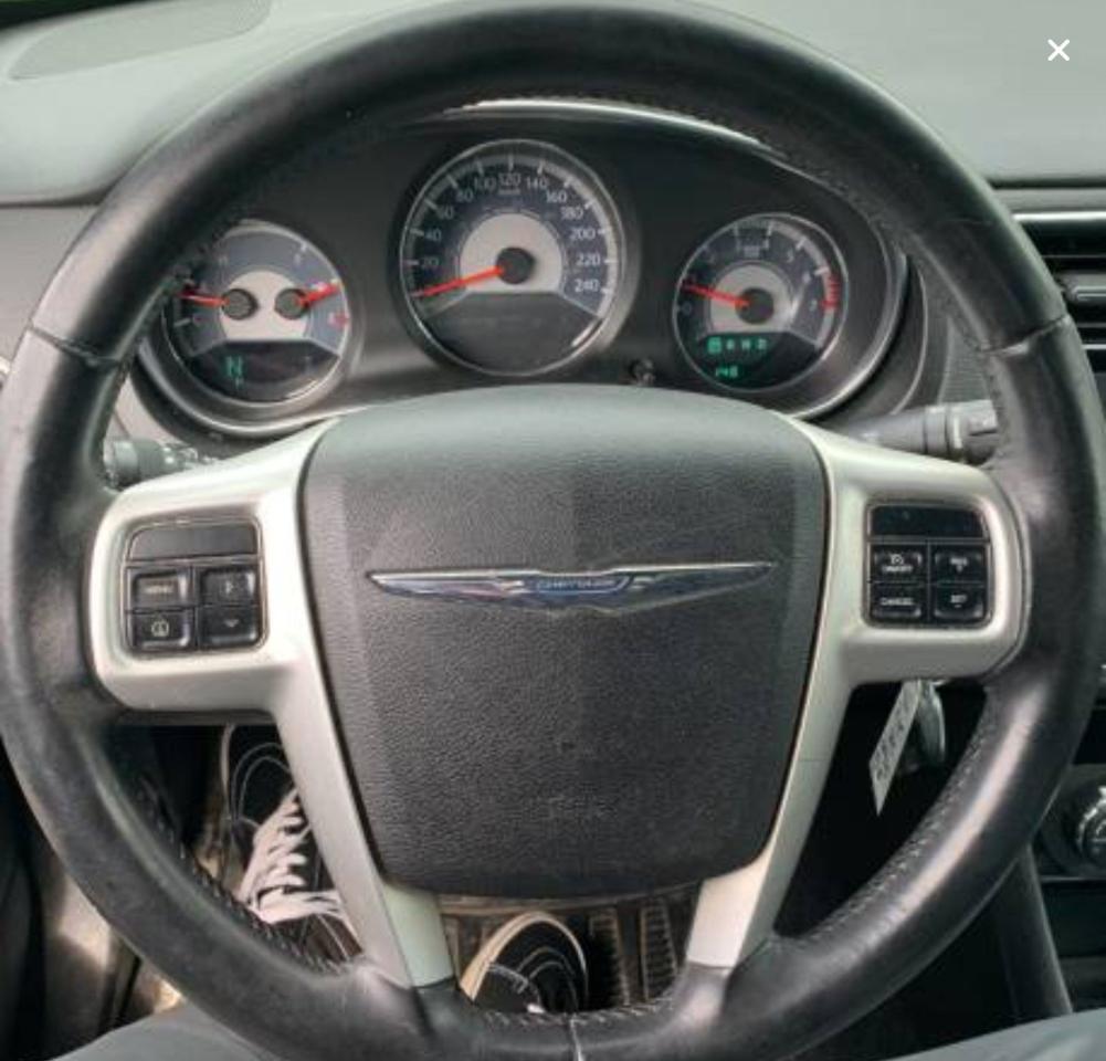 2012 Chrysler 200 Touring - Photo #9