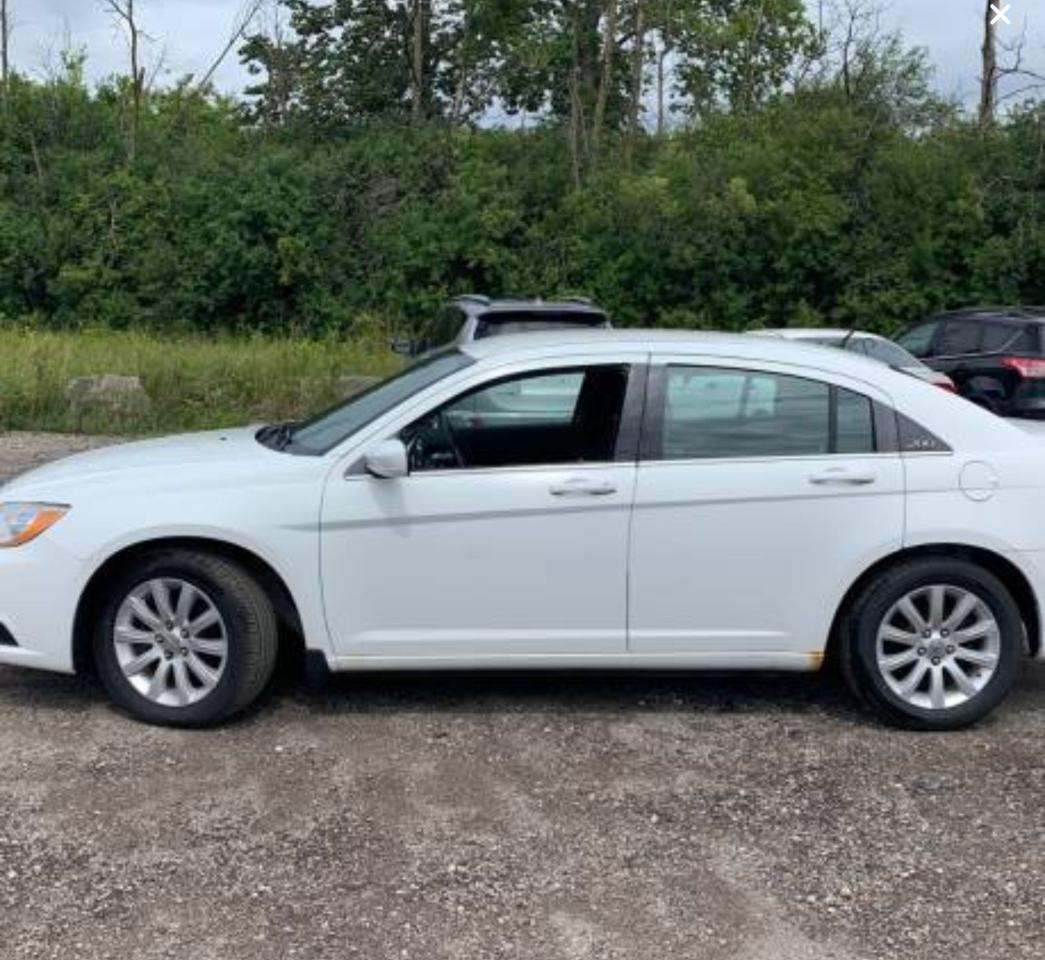 2012 Chrysler 200 Touring - Photo #8