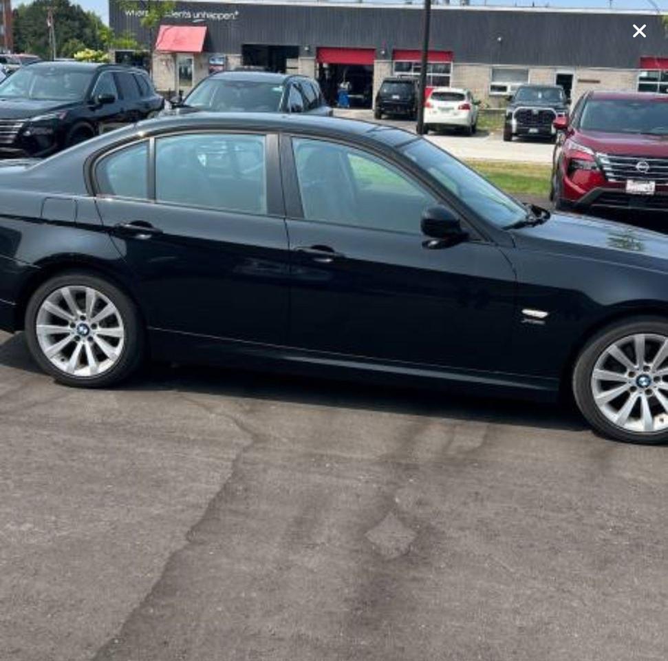 2011 BMW 3 Series 328i xDrive Executive Edition Photo3