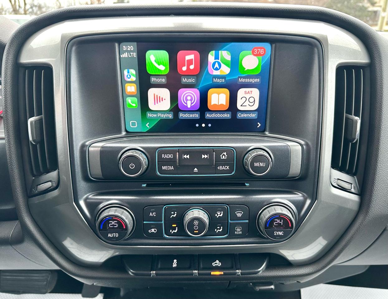 2018 Chevrolet Silverado 1500  - Photo #12