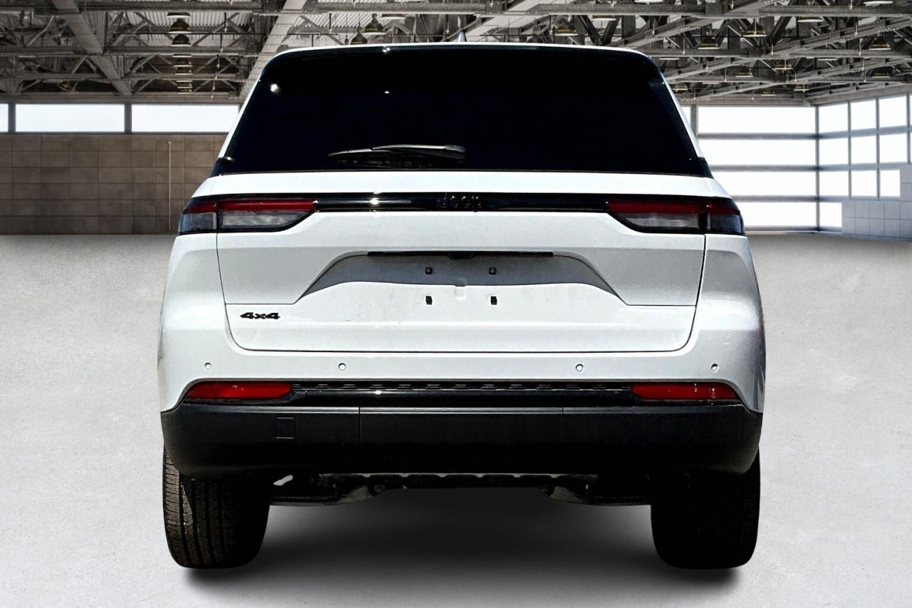 2025 Jeep Grand Cherokee ALTITUDE 4X4 | Leather | 20" Wheels | Pwr Liftgate Photo3