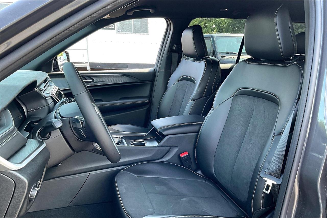 2025 Jeep Grand Cherokee ALTITUDE 4X4 | Leather | 20" Wheels | Pwr Liftgate Photo