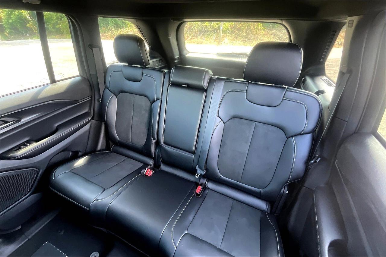 2025 Jeep Grand Cherokee ALTITUDE 4X4 | Leather | 20" Wheels | Pwr Liftgate Photo