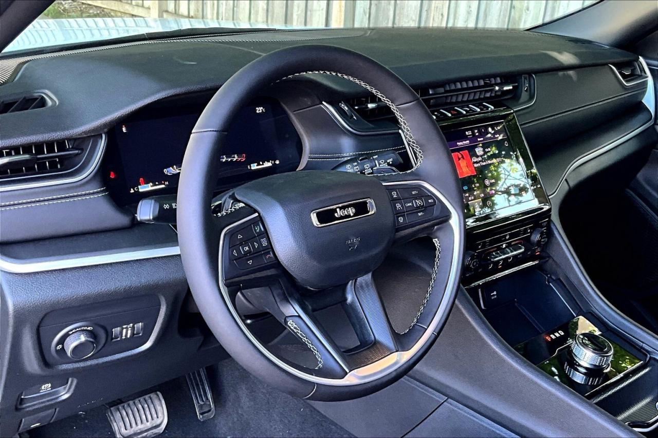 2025 Jeep Grand Cherokee ALTITUDE 4X4 | Leather | 20" Wheels | Pwr Liftgate Photo