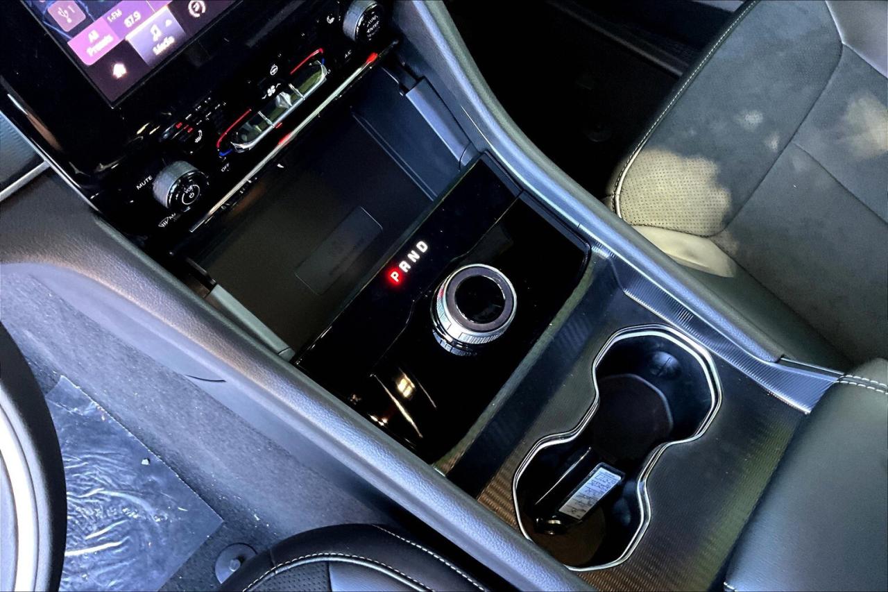 2025 Jeep Grand Cherokee ALTITUDE 4X4 | Leather | Power Sunroof | Tow Pkg Photo