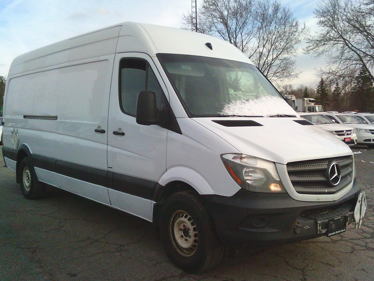 2016 Mercedes-Benz Sprinter RWD 2500 170 HighRoof Photo3
