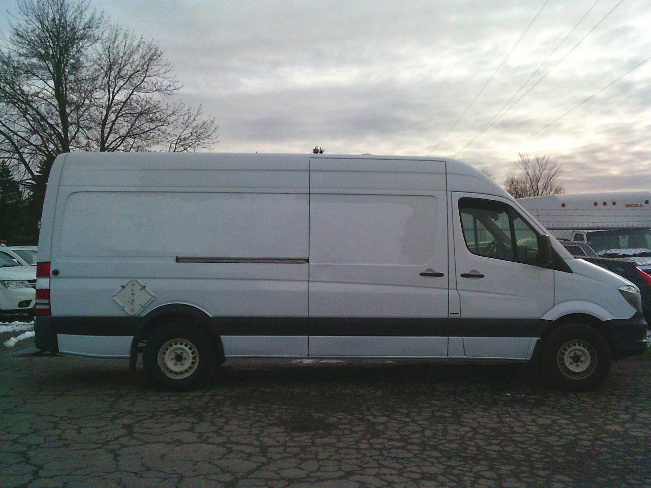 2016 Mercedes-Benz Sprinter RWD 2500 170 HighRoof Photo4