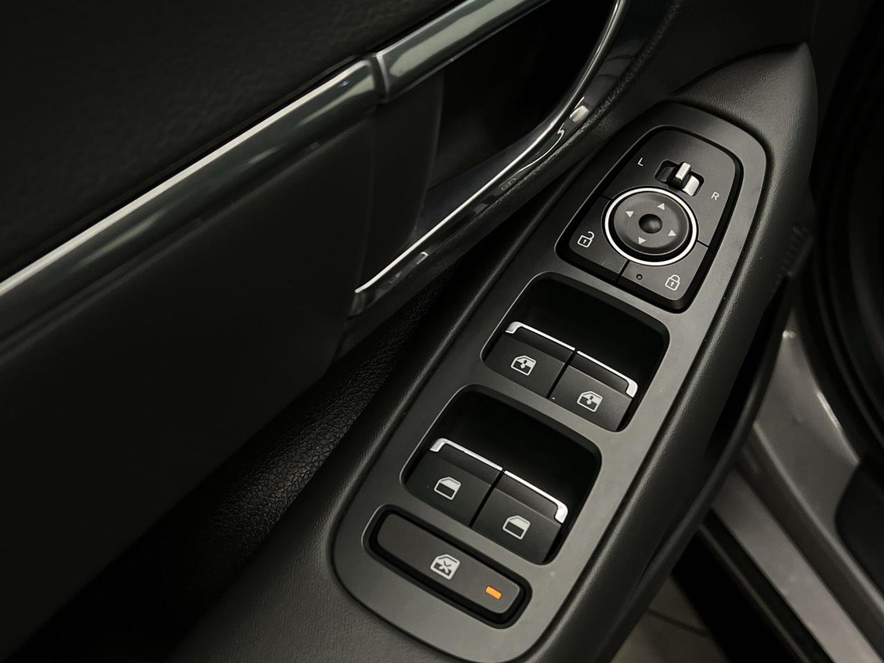 2023 Hyundai Sonata SPORT | HTD LEATHER | PANO ROOF | CARPLAY | NAV Photo