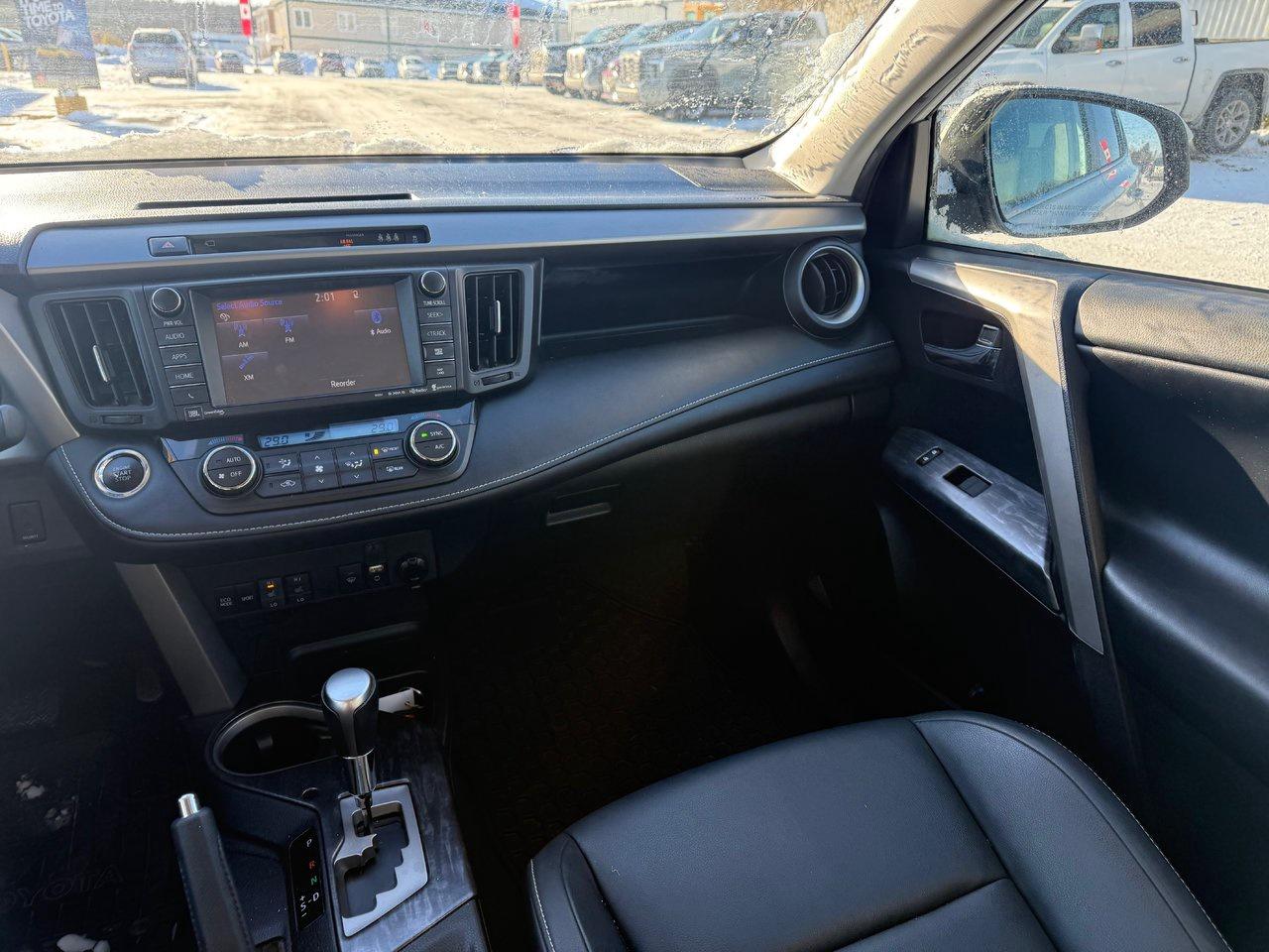 2017 Toyota RAV4 LIMITED  Photo