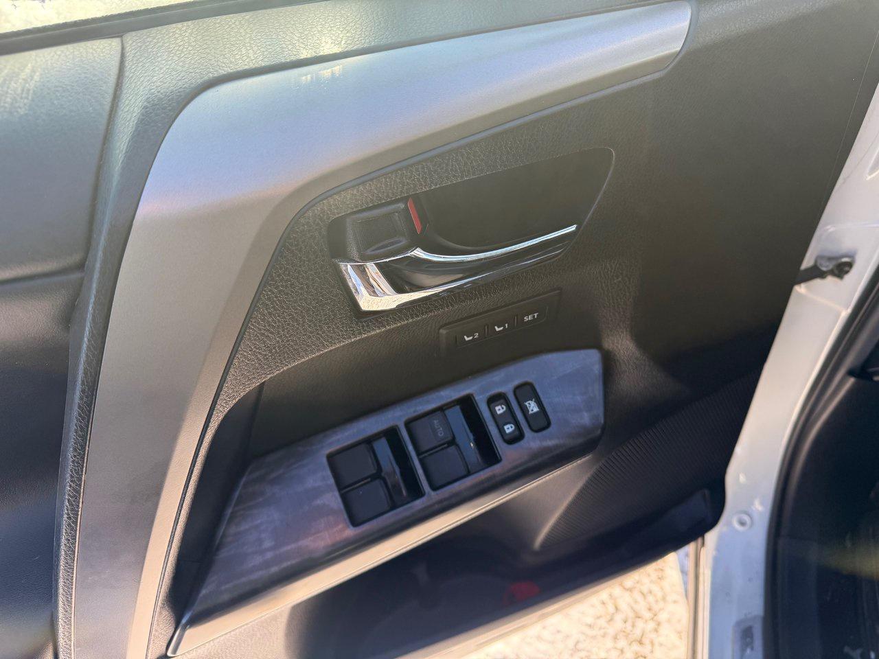 2017 Toyota RAV4 LIMITED  Photo