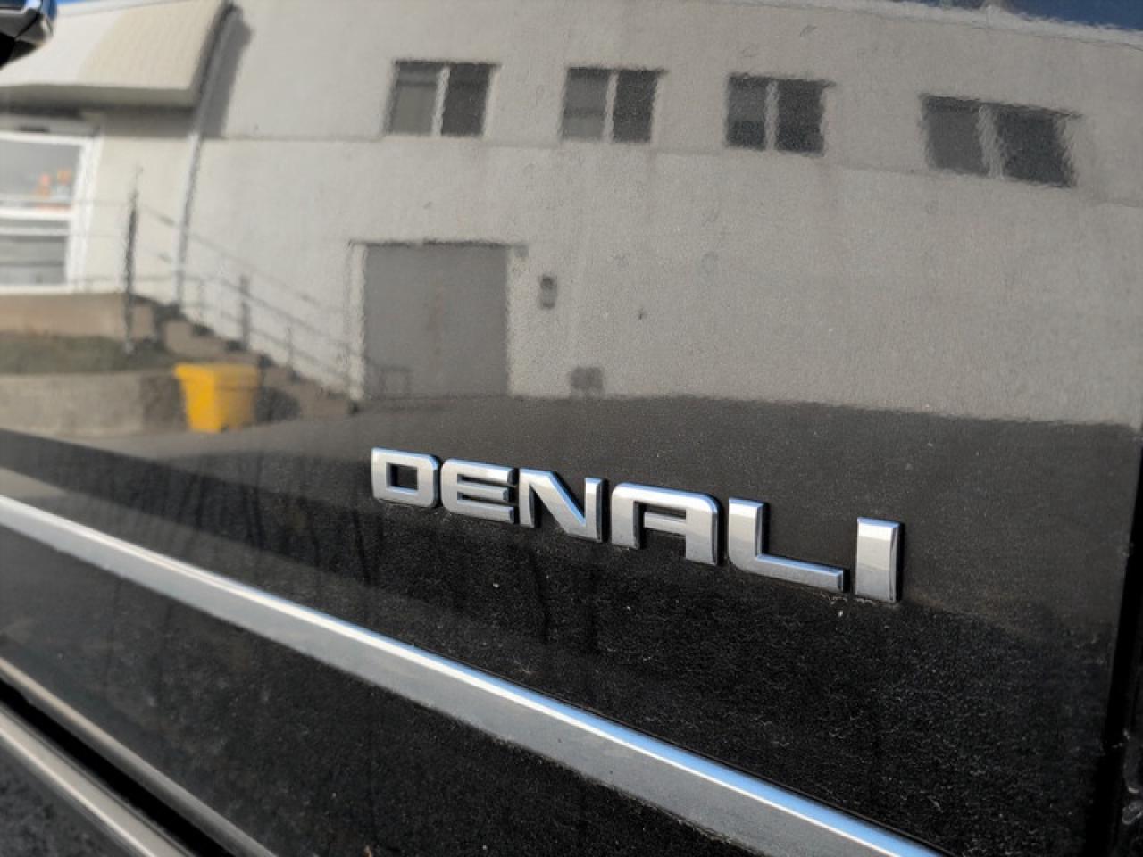2020 GMC Yukon XL Denali Photo