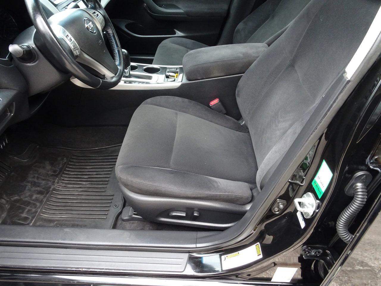 2013 Nissan Altima SV - Photo #9