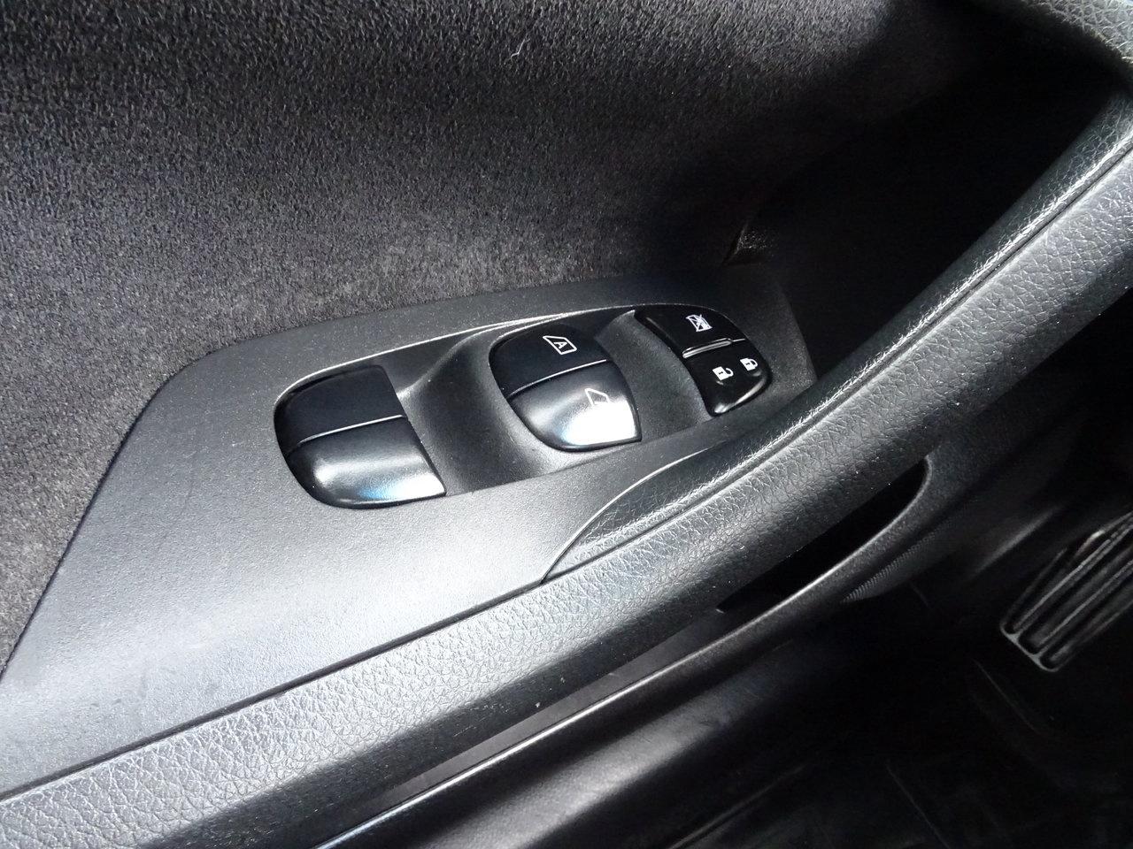 2013 Nissan Altima SV - Photo #20