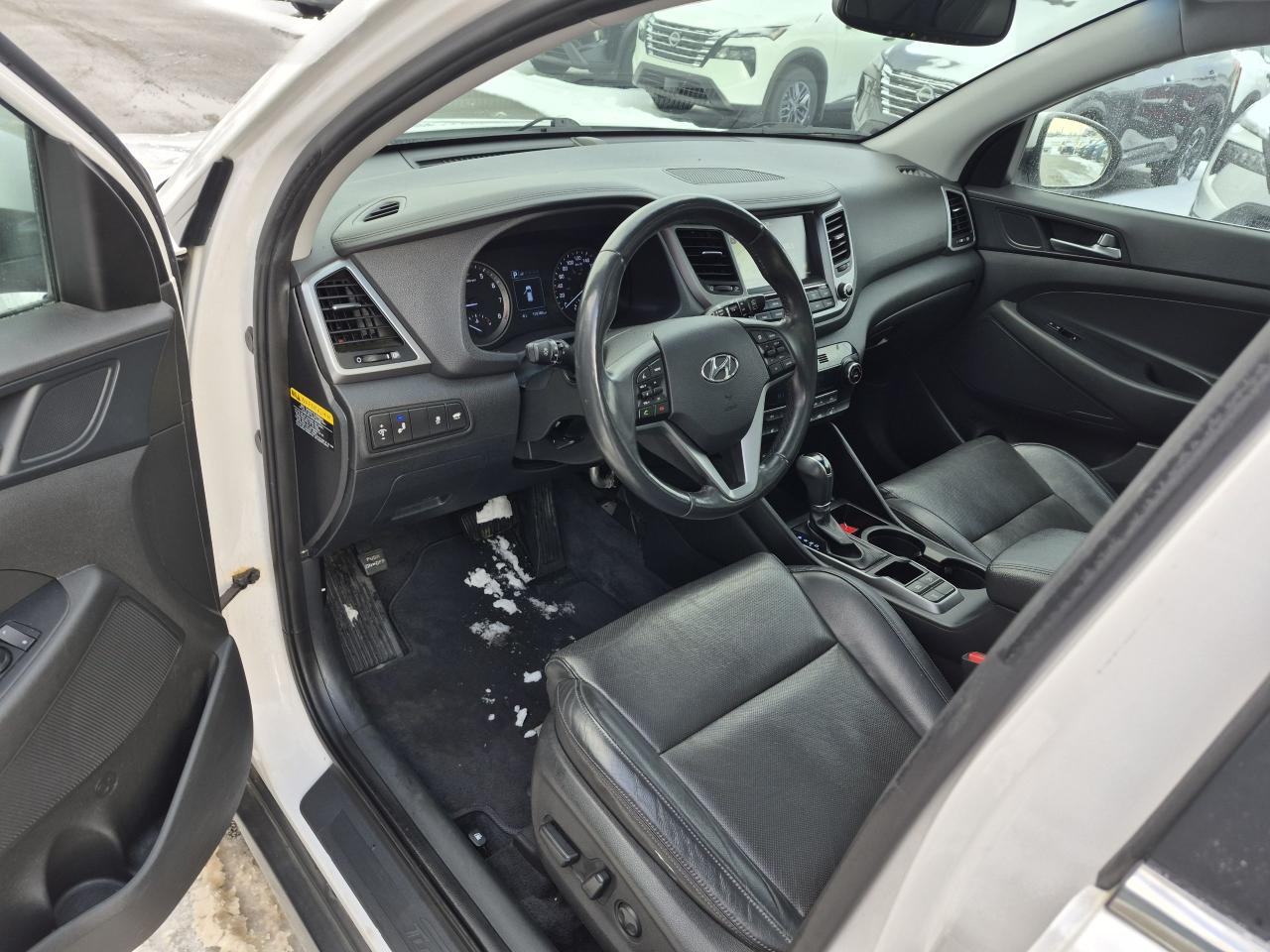 2016 Hyundai Tucson Luxury 2.0L AWD Photo6