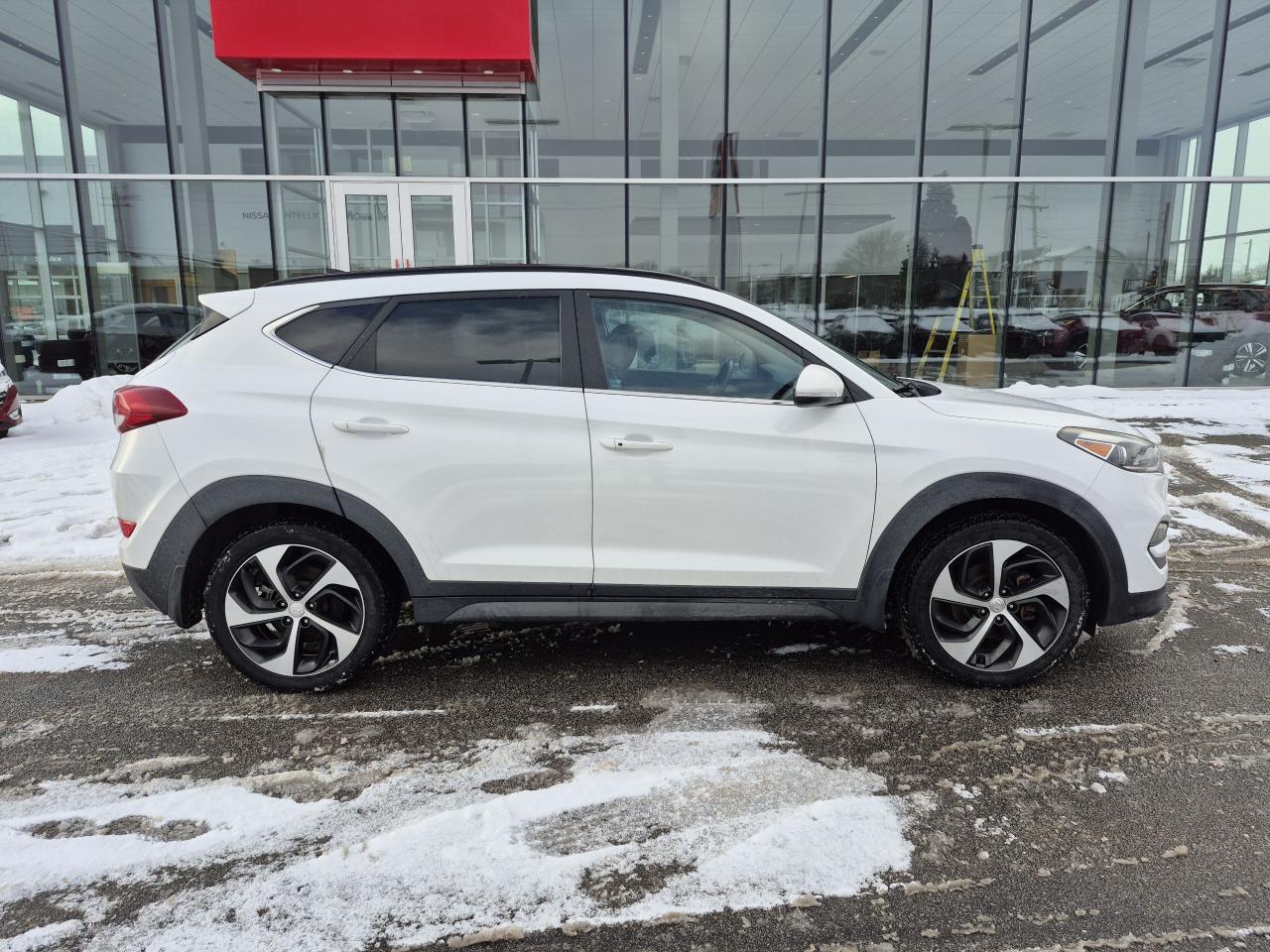 2016 Hyundai Tucson Luxury 2.0L AWD Photo5