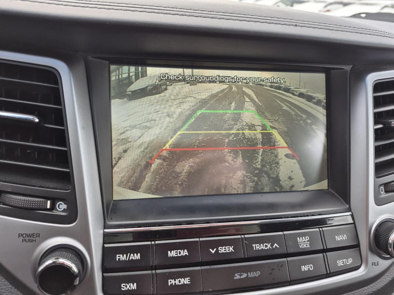 2016 Hyundai Tucson Luxury 2.0L AWD Photo11