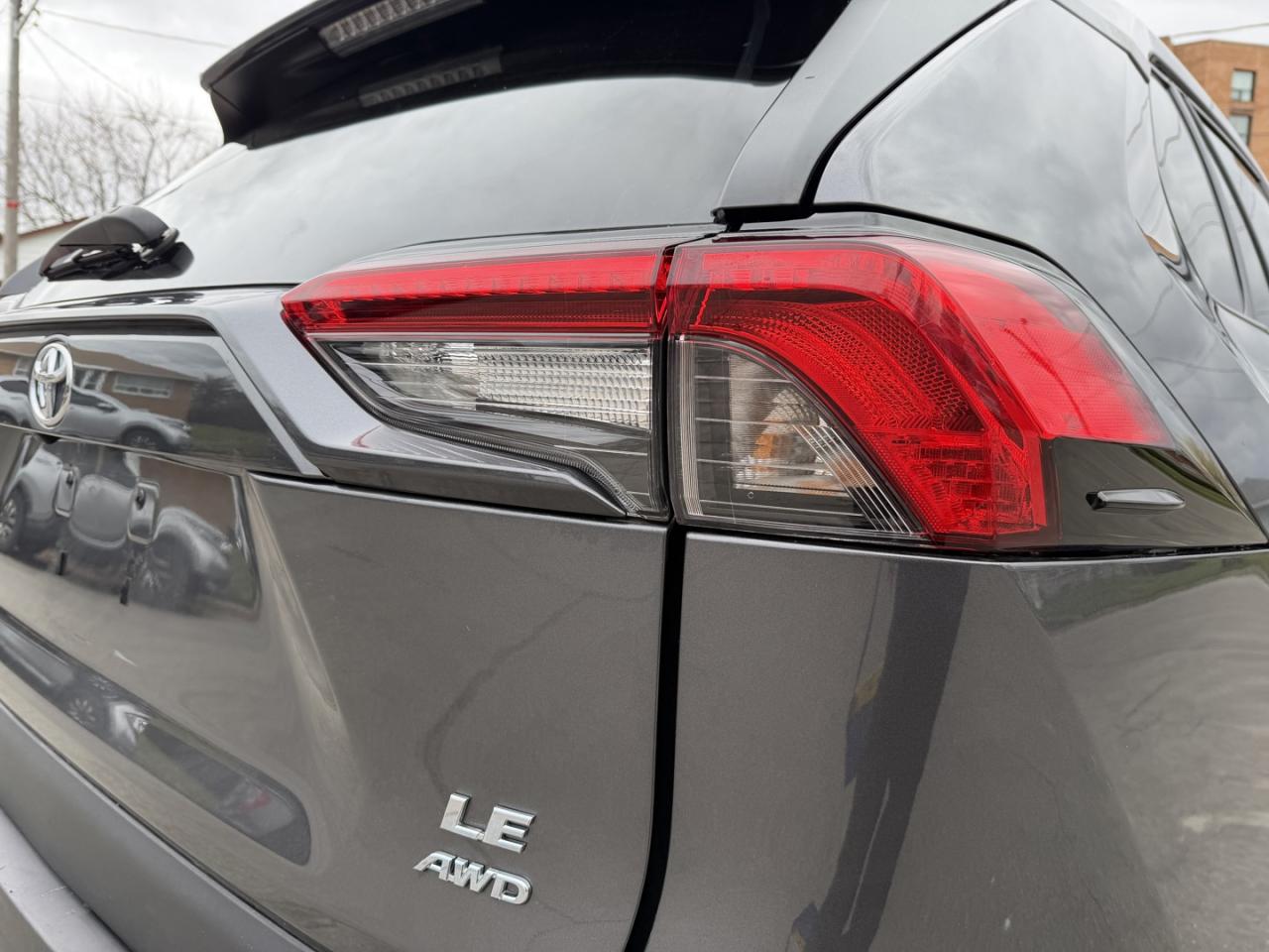 2021 Toyota RAV4 LE AWD - Photo #7