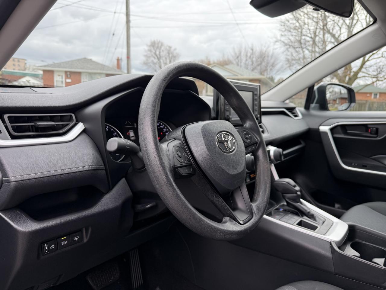 2021 Toyota RAV4 LE AWD - Photo #11