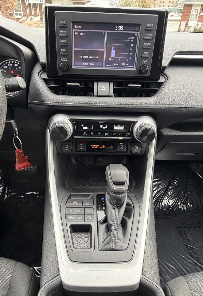 2021 Toyota RAV4 LE AWD - Photo #17