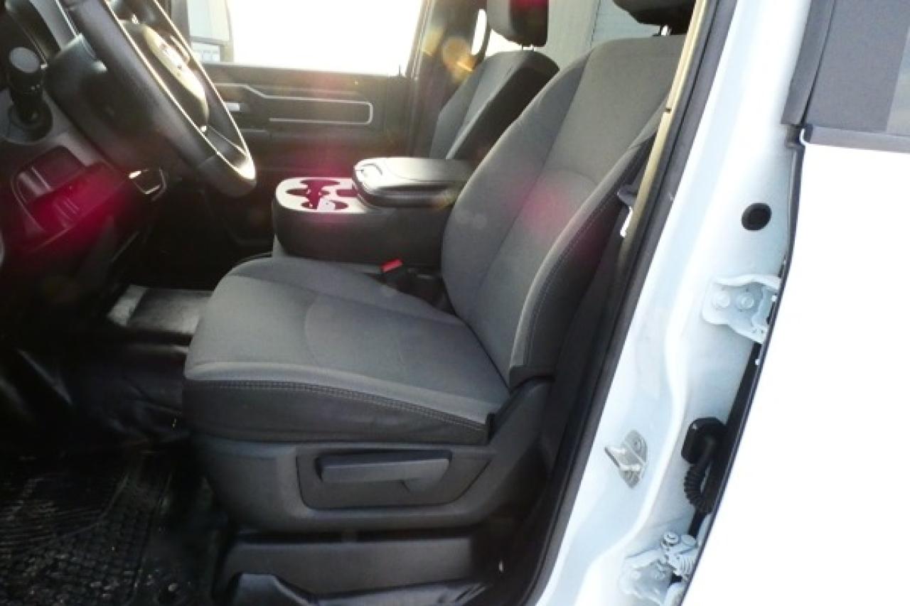 2024 Dodge Ram 3500 Big Horn Cummins DSL Crew Cab 8' Box w/cloth, BUC - Photo #10