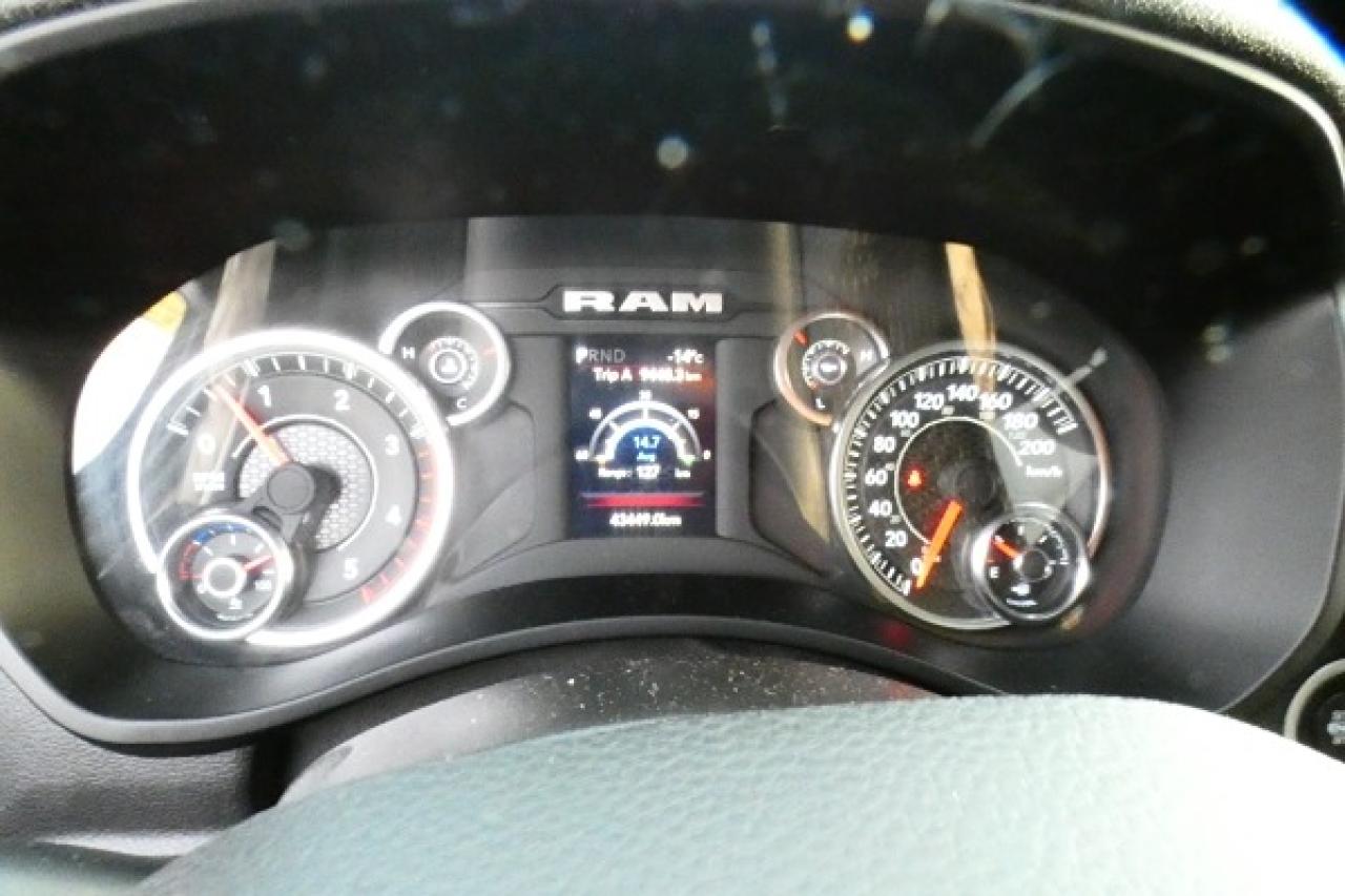 2024 Dodge Ram 3500 Big Horn Cummins DSL Crew Cab 8' Box w/cloth, BUC - Photo #12