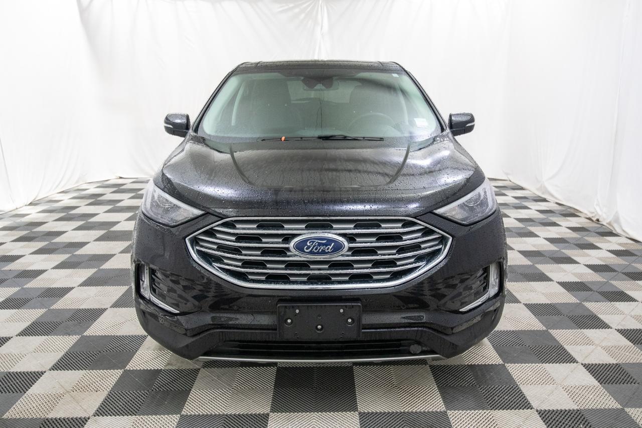 2024 Ford Edge Titanium AWD Photo3