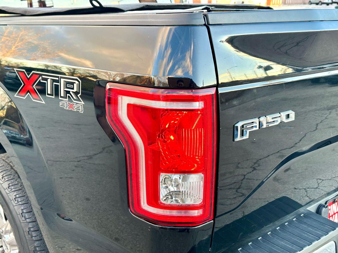 2017 Ford F-150 XLT - Photo #12