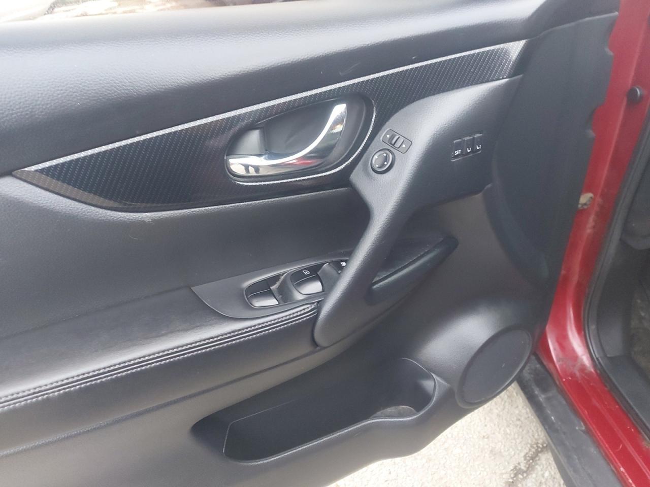 2020 Nissan Rogue SL Photo