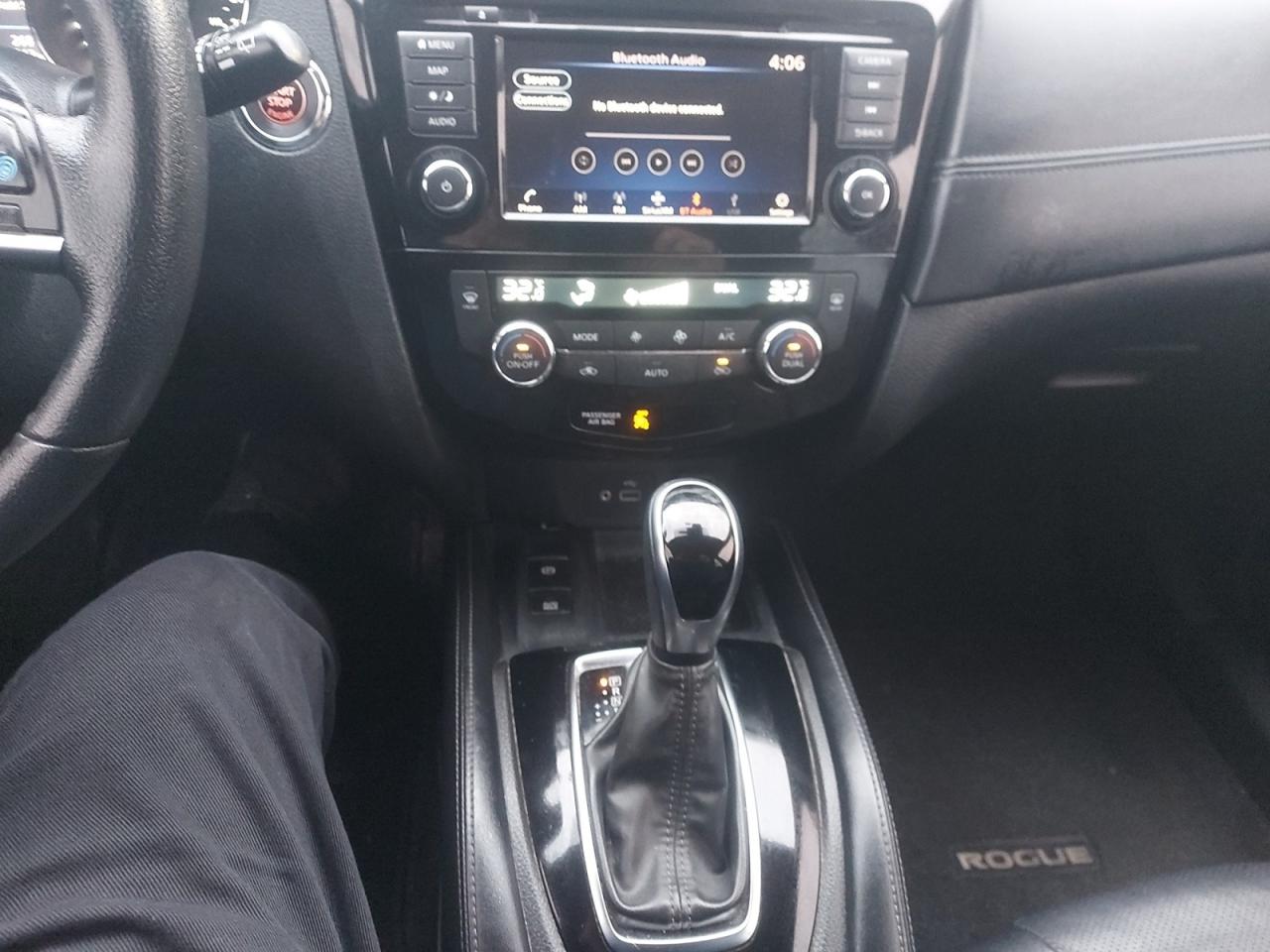 2020 Nissan Rogue SL Photo