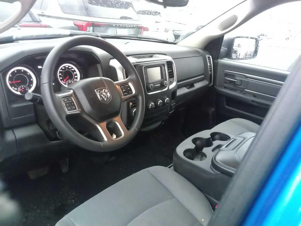 2023 RAM 1500 Classic SLT Photo3